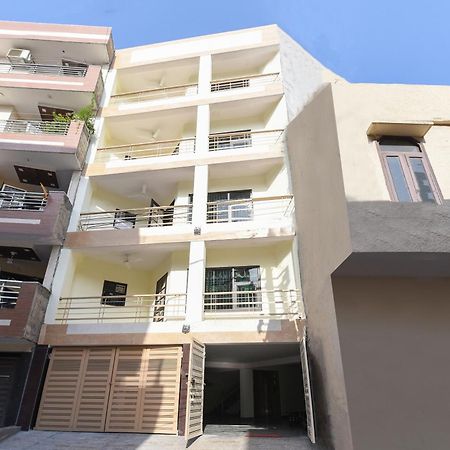 Hotel O Club Residency Új-Delhi Kültér fotó