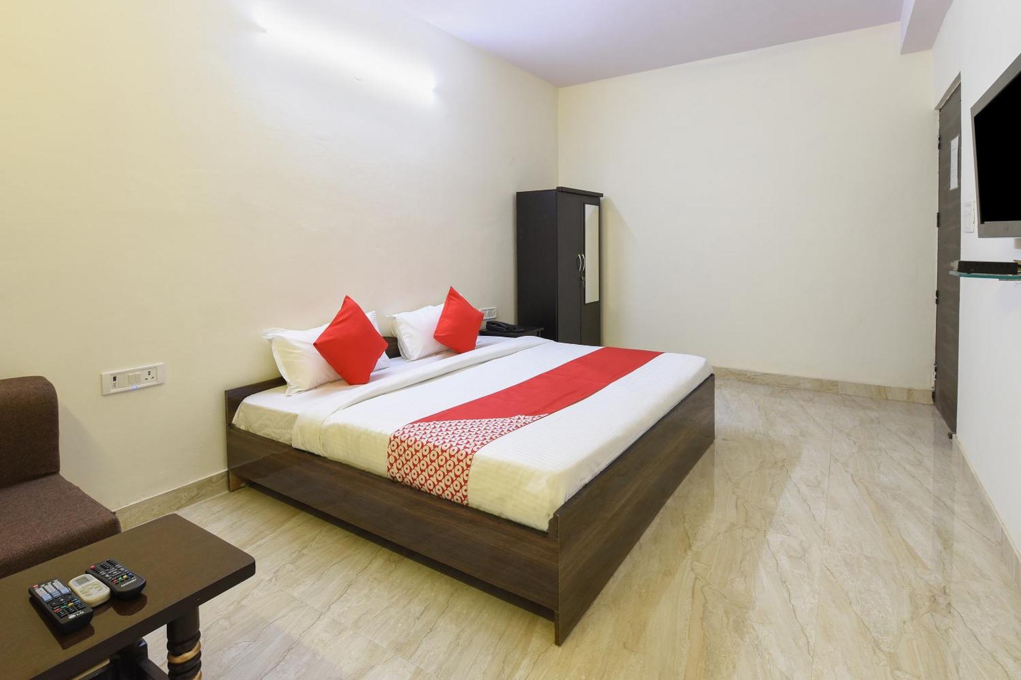Hotel O Club Residency Új-Delhi Kültér fotó