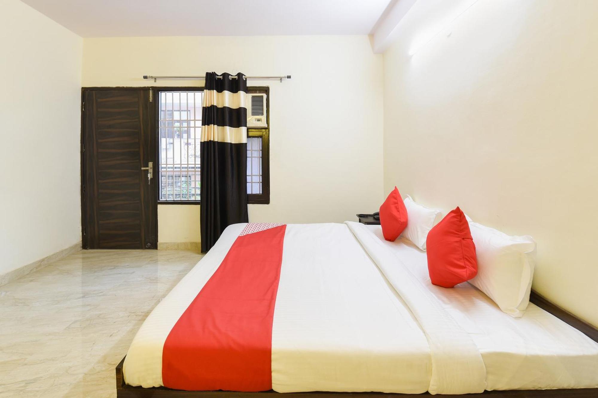Hotel O Club Residency Új-Delhi Kültér fotó