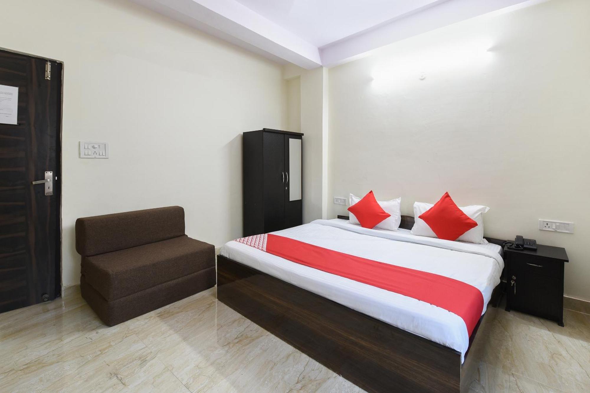 Hotel O Club Residency Új-Delhi Kültér fotó