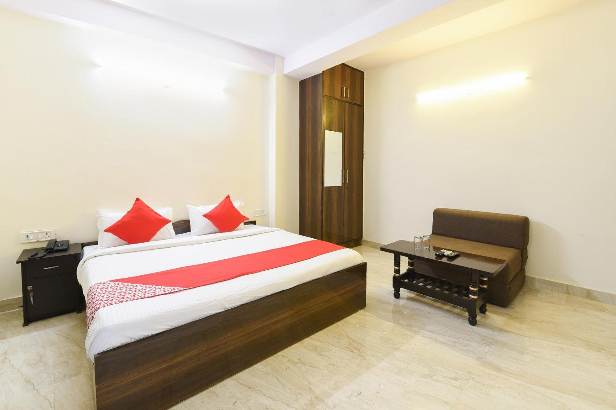 Hotel O Club Residency Új-Delhi Kültér fotó