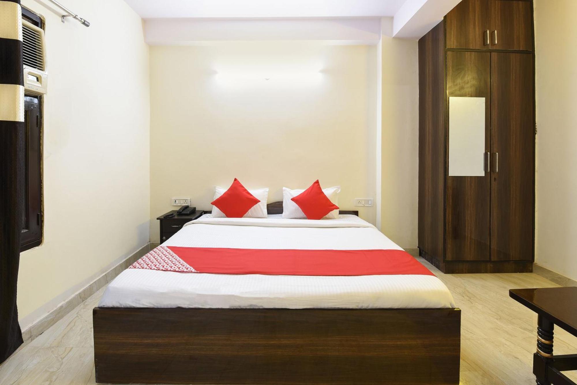 Hotel O Club Residency Új-Delhi Kültér fotó